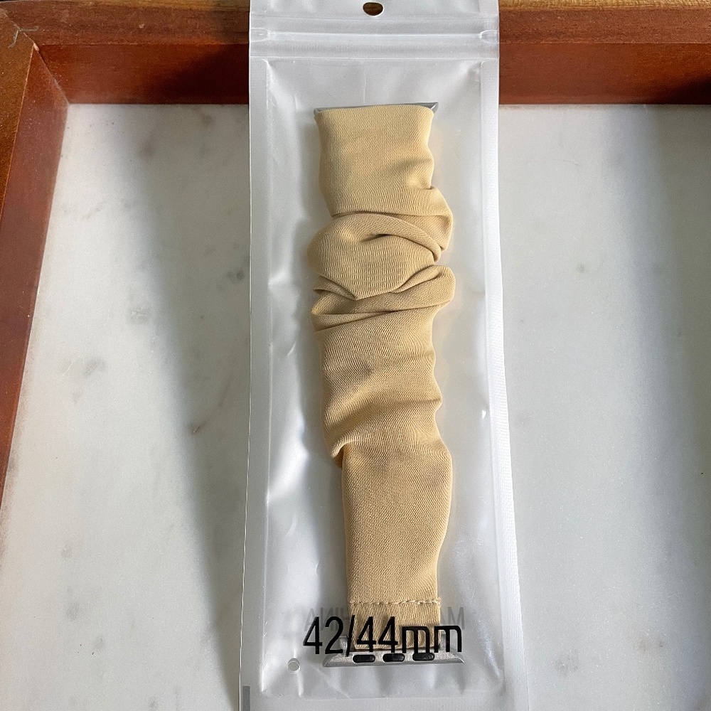 3 for $12: Apple Watch scrunchie band 42/44 mm